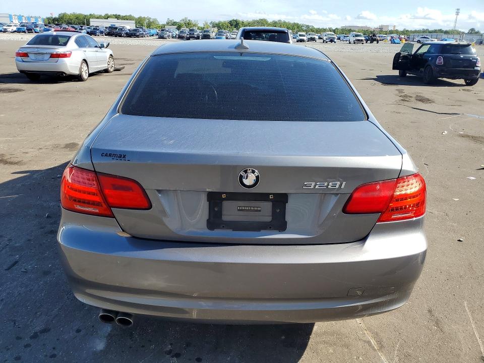 2011 BMW 3er VIN WBAKF5C52BE586974 COPART salvage auction — FRONT END, Fl - Cert Of Title Slvg Rebuildable, sold $250 on 2026-08-03 (photo 6)
