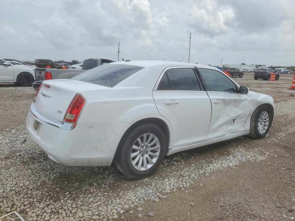 2014 Chrysler VIN 2C3CCAAG8EH190062 COPART salvage auction — SIDE, Tx - Salvage Vehicle Title, sold $2,600 on 2026-07-02 (photo 3)