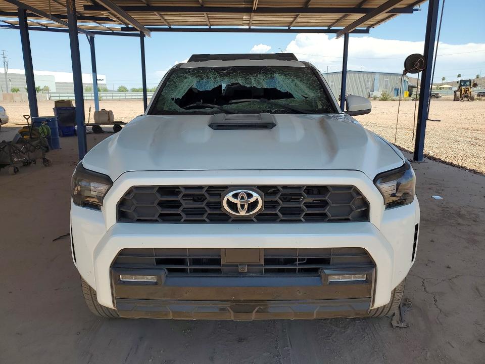 2025 Toyota 4runner VIN JTEVA5BR5S5049658 COPART salvage auction — ROLLOVER, Az - Cert Of Title - Salvage, sold $18,000 on 2026-07-23 (photo 5)