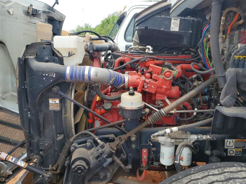 2018 Peterbilt 579 VIN 1NPBDH9X2JD493968 COPART salvage auction — MINOR DENT/SCRATCHES, OK - CERTIFICATE OF TITLE, sold $4,600 on 2026-07-09 (photo 7)