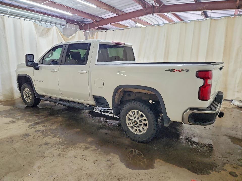 2023 Chevrolet Silverado VIN 2GC1YNE70P1701488 COPART salvage auction — MINOR DENT/SCRATCHES, La - Certificate Of Title, sold $13,200 on 2026-07-09 (photo 2)