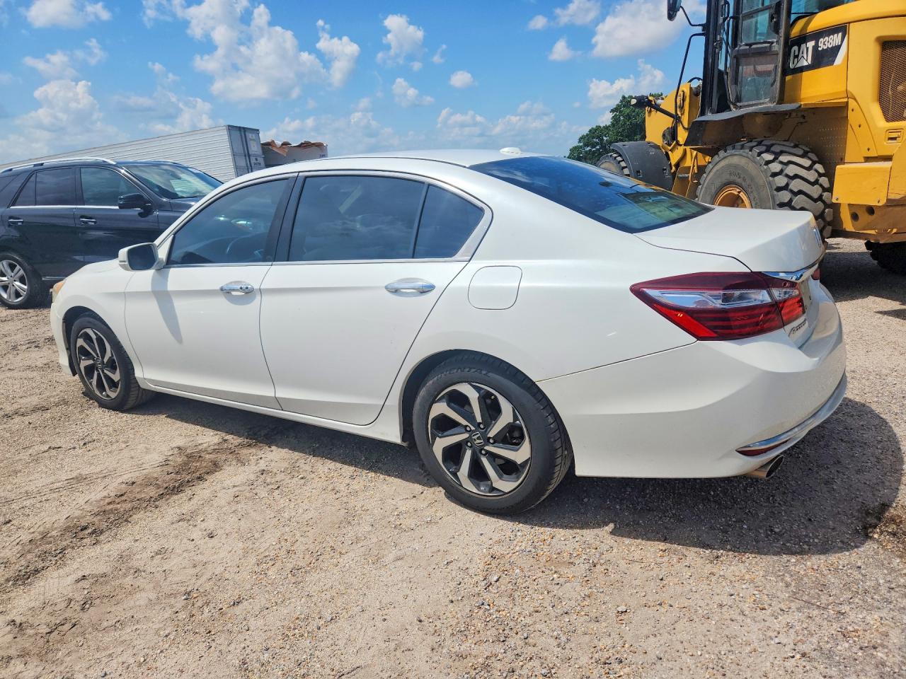 2016 Honda Accord VIN 1HGCR3F03GA031860 COPART salvage auction — Side, AL - CERT OF TITLE-SALVAGE TITLE, sold $4,250 on 2026-07-02 (photo 2)