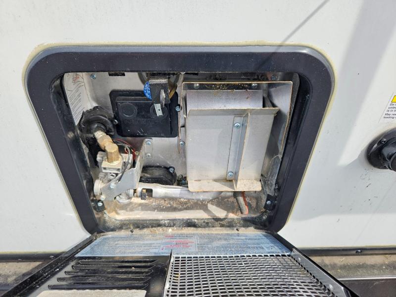 2022 Venture Recreational vehicle (rv) VIN 4EZT13427N8081285 COPART salvage auction — MINOR DENT/SCRATCHES, On - Permit No Brand - Unfit (P), sold $6,900 on 2026-07-09 (photo 8)