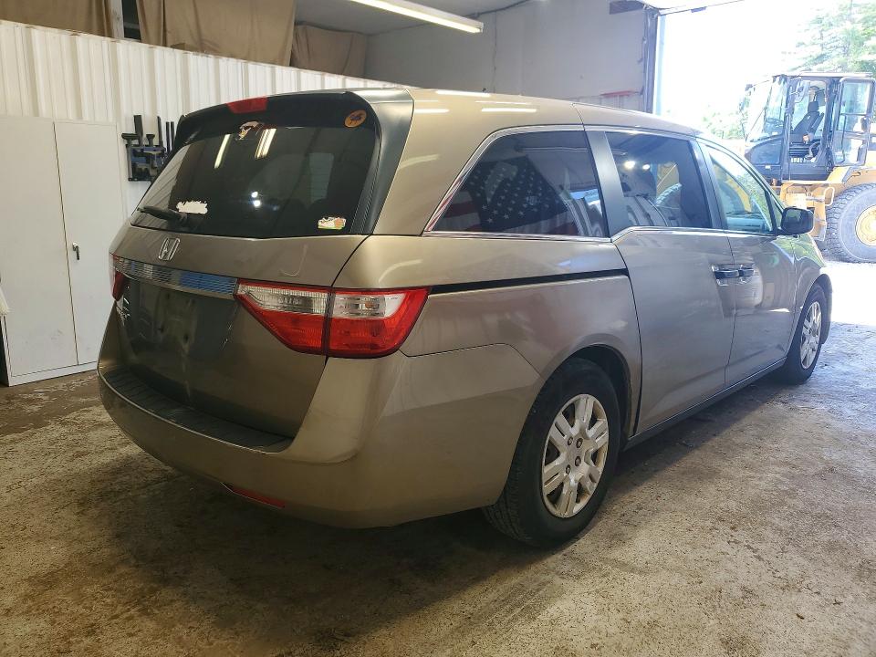 2012 Honda Odyssey VIN 5FNRL5H26CB144949 COPART salvage auction — MINOR DENT/SCRATCHES, Me - Certificate Of Title, sold $400 on 2026-07-02 (photo 3)