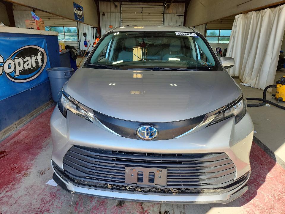2021 Toyota Sienna VIN 5TDKRKEC4MS068625 COPART salvage auction — SIDE, Pa - Certificate Of Salvage, sold $13,700 on 2026-07-13 (photo 5)