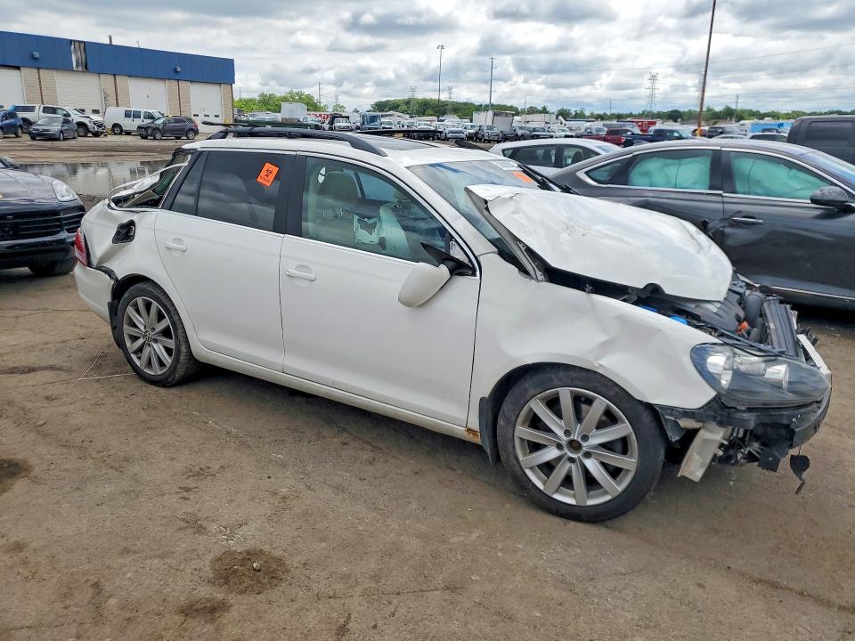 2012 Volkswagen VIN 3VWPL7AJ9CM686253 COPART salvage auction — ROLLOVER, MI - CERTIFICATE OF TITLE, sold $500 on 2026-07-02 (photo 4)