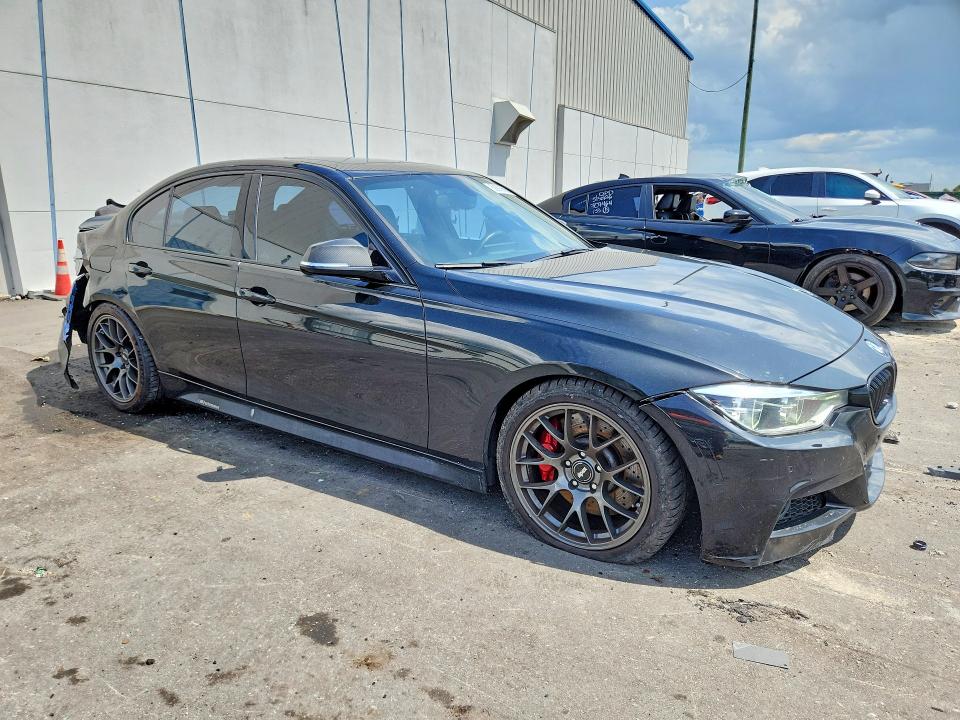 2017 BMW 3er VIN WBA8B3G3XHNU36042 COPART salvage auction — REAR END, Fl - Cert Of Title Slvg Rebuildable, sold $9,100 on 2026-07-15 (photo 4)