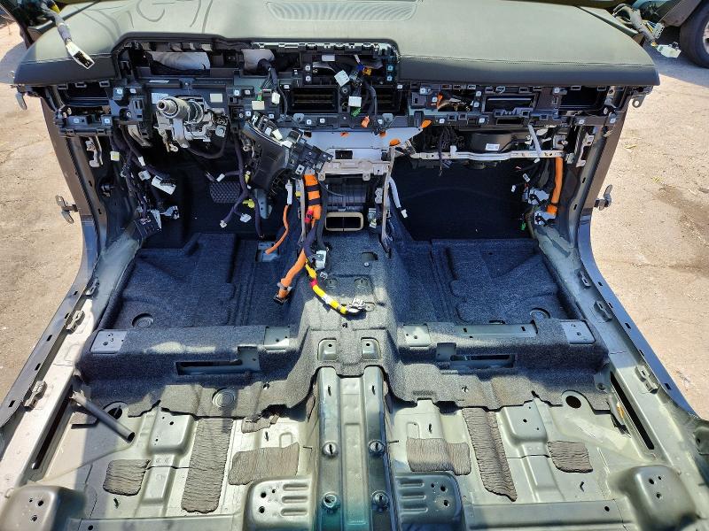 2025 Genesis Gv80 VIN KMUHGESB4SU242163 COPART salvage auction — STRIPPED, Ca - Certificate Of Title, sold $9,400 on 2026-07-14 (photo 8)