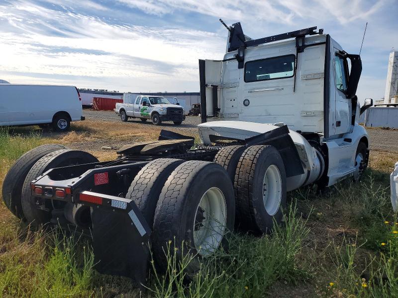 2024 Volvo Vn VIN 4V4NC9EH1RN640593 COPART salvage auction — ROLLOVER, Ca - Salvage Certificate, sold $5,900 on 2026-07-30 (photo 4)