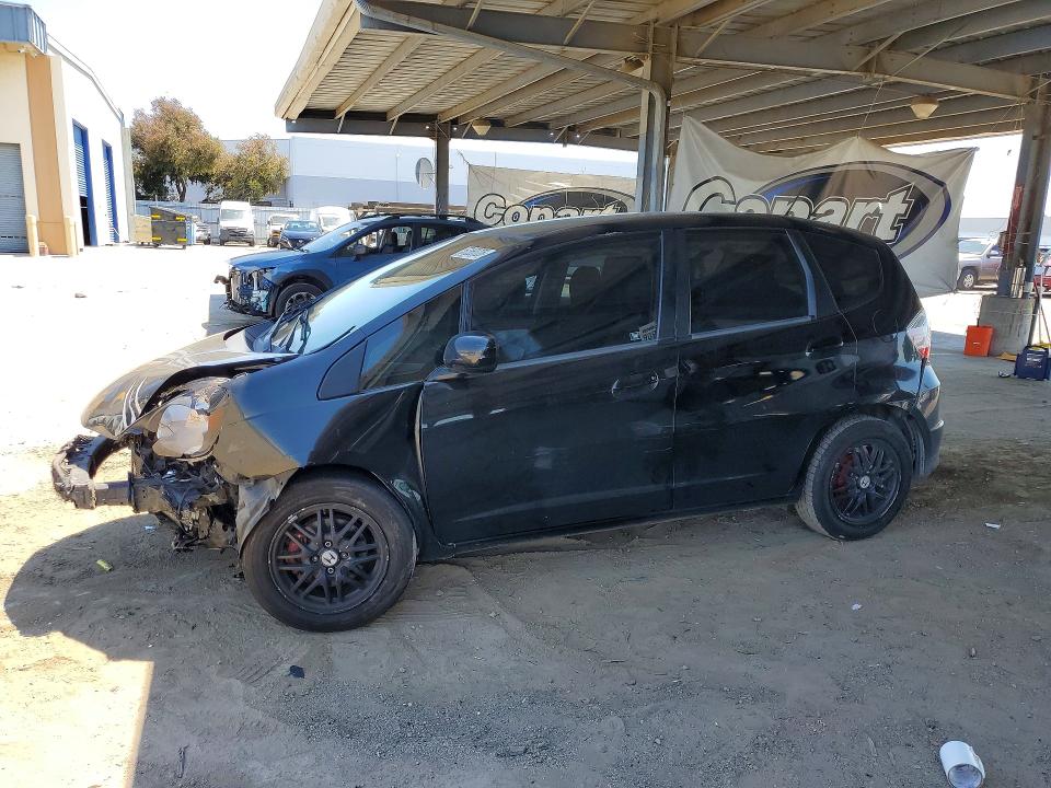 2013 Honda Fit VIN JHMGE8H37DC056338 COPART salvage auction — FRONT END, Ca - Salvage Certificate, sold $275 on 2026-07-02 (photo 1)
