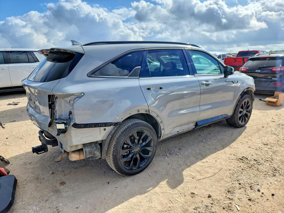 2022 Kia Sorento VIN 5XYRKDLF9NG110653 COPART salvage auction — REAR END, Tx - Salvage Vehicle Title, sold $250 on 2026-07-30 (photo 3)