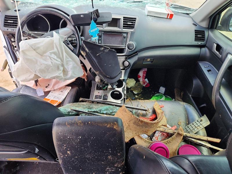 2013 Toyota Highlander VIN 5TDZK3EH2DS101433 COPART salvage auction — SIDE, Ky - Bill Of Sale/Part Only/No Titl, sold $550 on 2026-07-23 (photo 8)