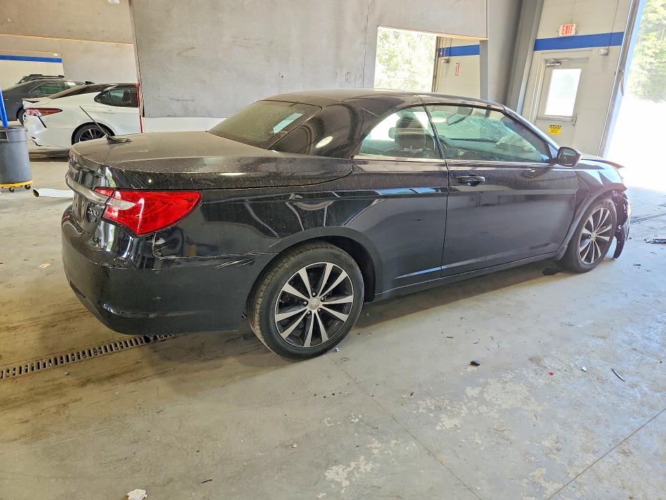 2013 Chrysler 200 VIN 1C3BCBGG0DN738330 COPART salvage auction — FRONT END, VA - CERT OF TITLE - SALVAGE, sold $325 on 2026-07-02 (photo 3)
