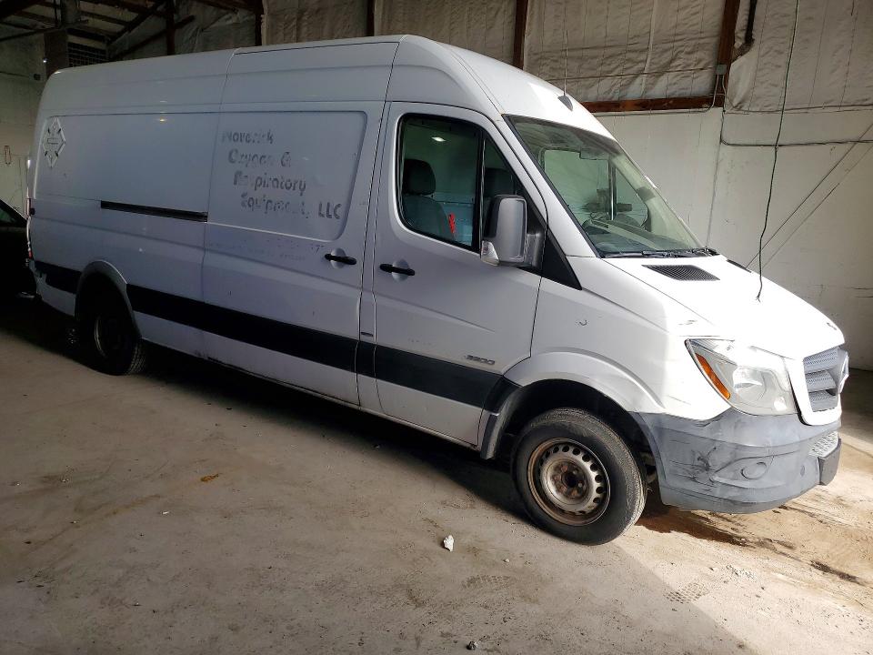 2015 Mercedes-benz Sprinter VIN WD3PF4DC9FP138106 COPART salvage auction — REAR END, Ky - Certificate Of Title, sold $6,300 on 2026-07-29 (photo 4)