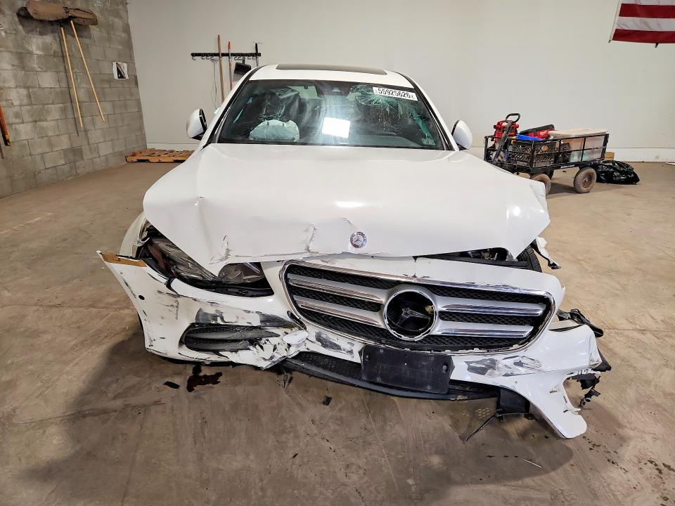 2017 Mercedes-benz E-klasse VIN WDDZF4KB6HA202140 COPART salvage auction — FRONT END, Va - Certificate Of Title, sold $20 on 2026-08-10 (photo 5)