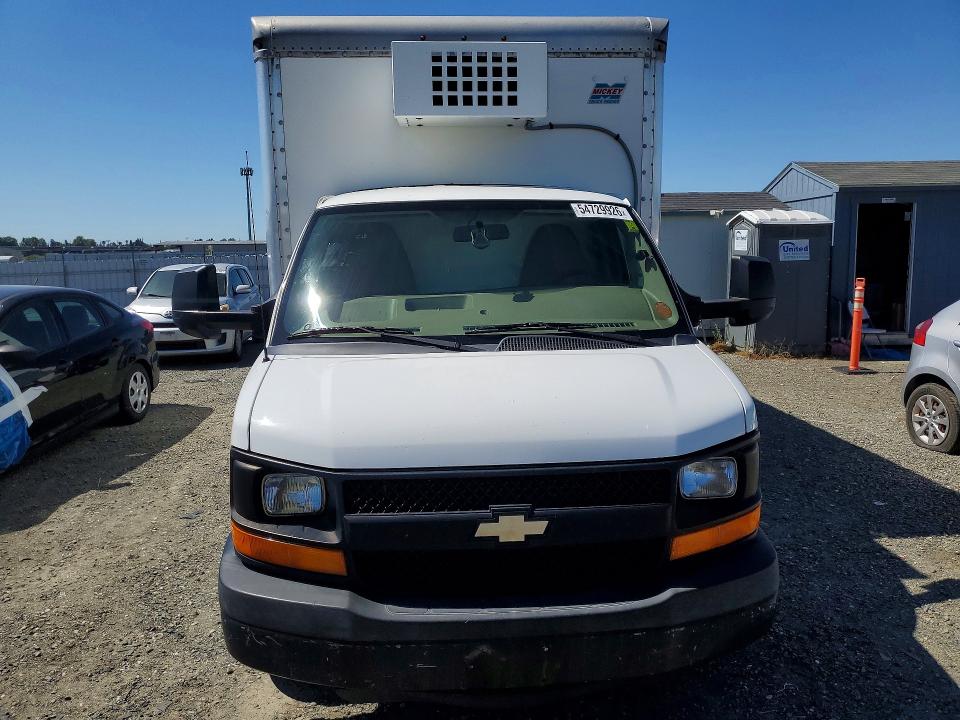 2015 Chevrolet Express 4500 VIN 1GB6G5CG9F1127042 COPART salvage auction — REAR END, Sc - Dis/Dlr/Exp Only Clean Title (P), sold $2,800 on 2026-07-07 (photo 5)