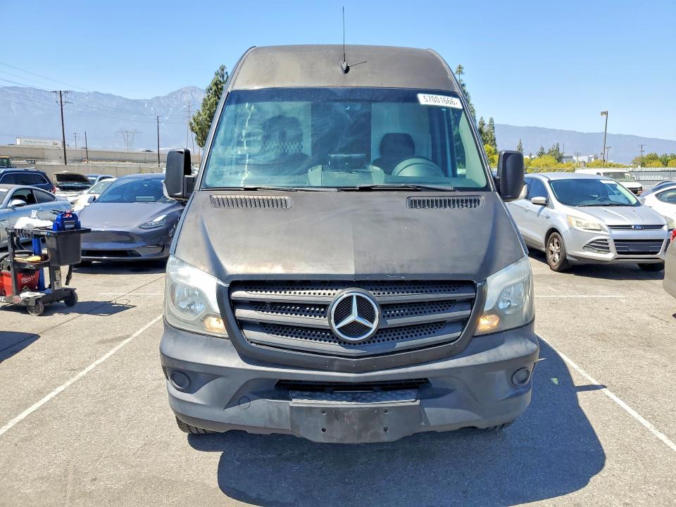 2016 Mercedes-benz Sprinter 2500 VIN WD3PE8CDXGP317342 COPART salvage auction — MINOR DENT/SCRATCHES, Ca - Dis/Dlr/Exp Only Clean Title (P), sold $4,450 on 2026-07-08 (photo 5)