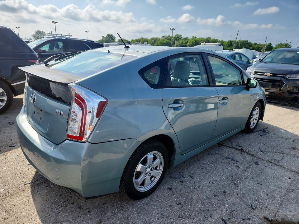 2013 Toyota Prius VIN JTDKN3DU6D5617775 COPART salvage auction — MINOR DENT/SCRATCHES, IN - CERT OF TITLE - REBUILT VEHICL, sold $1,000 on 2026-07-02 (photo 3)