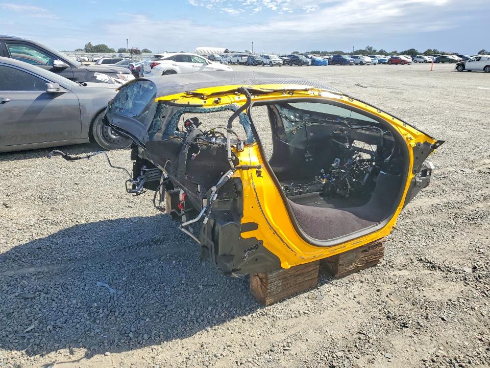 2016 Mclaren 570s VIN SBM13DAA5GW000603 COPART salvage auction — STRIPPED, Or - Salvage Title Certificate, sold $1,800 on 2026-07-03 (photo 3)