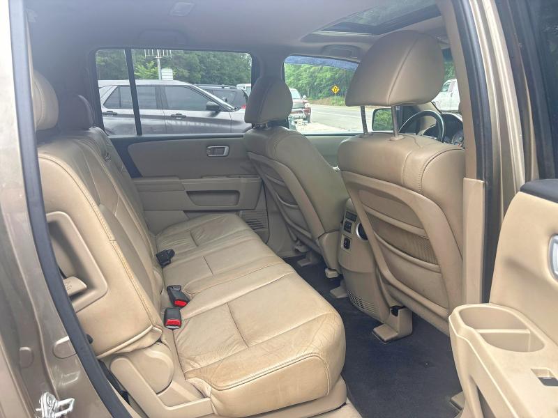 2011 Honda Pilot VIN 5FNYF4H57BB010649 COPART salvage auction — NORMAL WEAR, ME - CERTIFICATE OF TITLE (P), sold $3,350 on 2026-07-02 (photo 6)