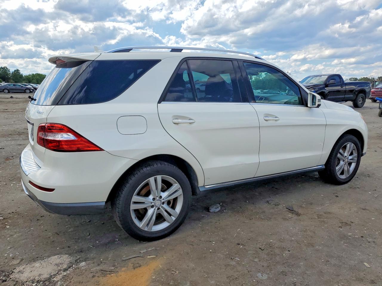 2013 Mercedes-Benz ML-Class VIN 4JGDA5HBXDA262024 COPART salvage auction — Minor Dent/Scratches, VA - CERTIFICATE OF TITLE, sold $2,500 on 2026-07-01 (photo 3)