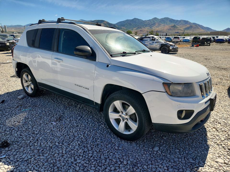 2014 Jeep Compass VIN 1C4NJDBB4ED567532 COPART salvage auction — REAR END, Ut - Salvage Certificate, sold $500 on 2026-07-31 (photo 4)