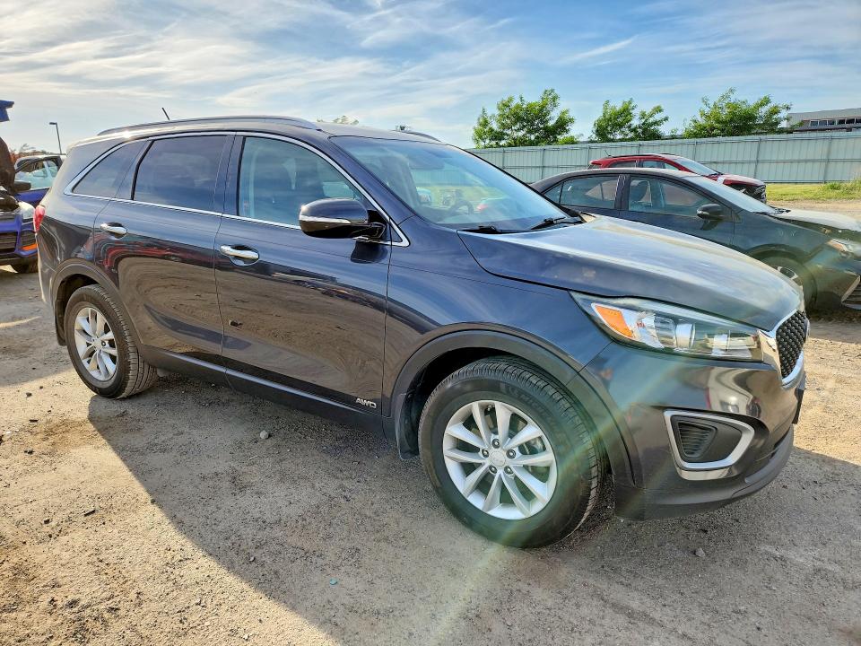 2017 Kia Sorento VIN 5XYPGDA30HG259880 COPART salvage auction — HAIL, Wi - Junked Vehicle Bill Of Sale, sold $2,050 on 2026-07-07 (photo 4)