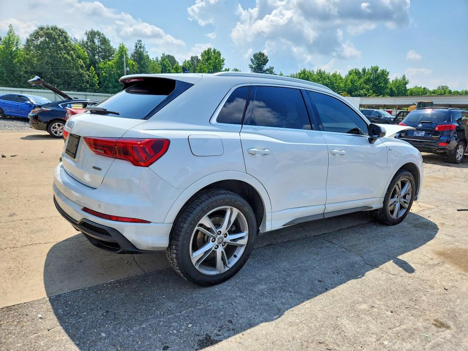 2020 Audi Q3 VIN WA1DECF31L1102356 COPART salvage auction — FRONT END, Salvage Title, sold $5,400 on 2026-07-16 (photo 3)