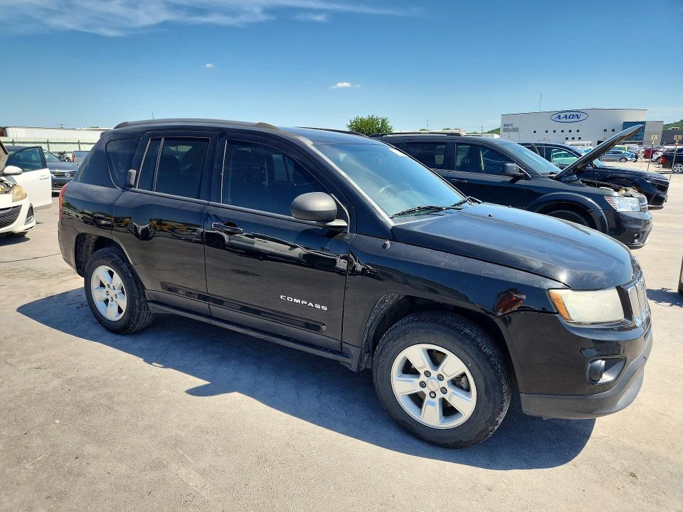 2016 Jeep Compass VIN 1C4NJCEA7GD665681 COPART salvage auction — MINOR DENT/SCRATCHES, Ok - Cert Of Title-Repossession, sold $775 on 2026-07-10 (photo 4)