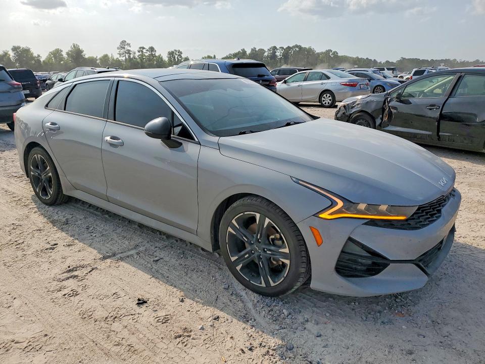 2022 Kia K5 VIN 5XXG64J29NG120731 COPART salvage auction — WATER/FLOOD, Tx - Salvage Title-Flood Damage, sold $4,100 on 2026-07-28 (photo 4)