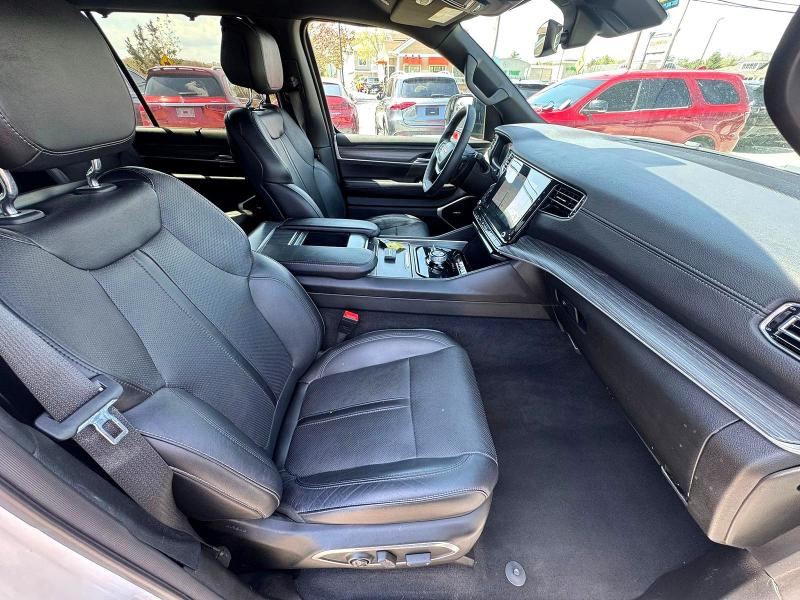 2023 Jeep Wagoneer VIN 1C4SJSBP9PS557564 COPART salvage auction — NORMAL WEAR, PA - CERT OF TITLE (P), sold $28,250 on 2026-07-10 (photo 5)