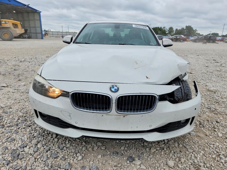 2015 BMW 3er VIN WBA3A5C59FF606690 COPART salvage auction — FRONT END, Mo - Salvage Certificate Of Title, sold $2,300 on 2026-08-03 (photo 5)