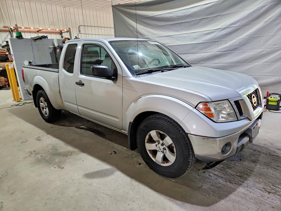 2011 Nissan Frontier VIN 1N6AD0CW6BC408641 COPART salvage auction — NORMAL WEAR, MA - CERTIFICATE OF TITLE, sold $400 on 2026-07-09 (photo 4)