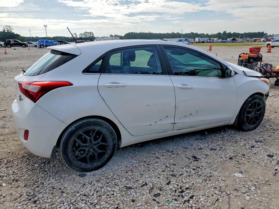 2016 Hyundai Elantra VIN KMHD35LH7GU300656 COPART salvage auction — FRONT END, Tx - Salvage Vehicle Title, sold $350 on 2026-07-28 (photo 3)