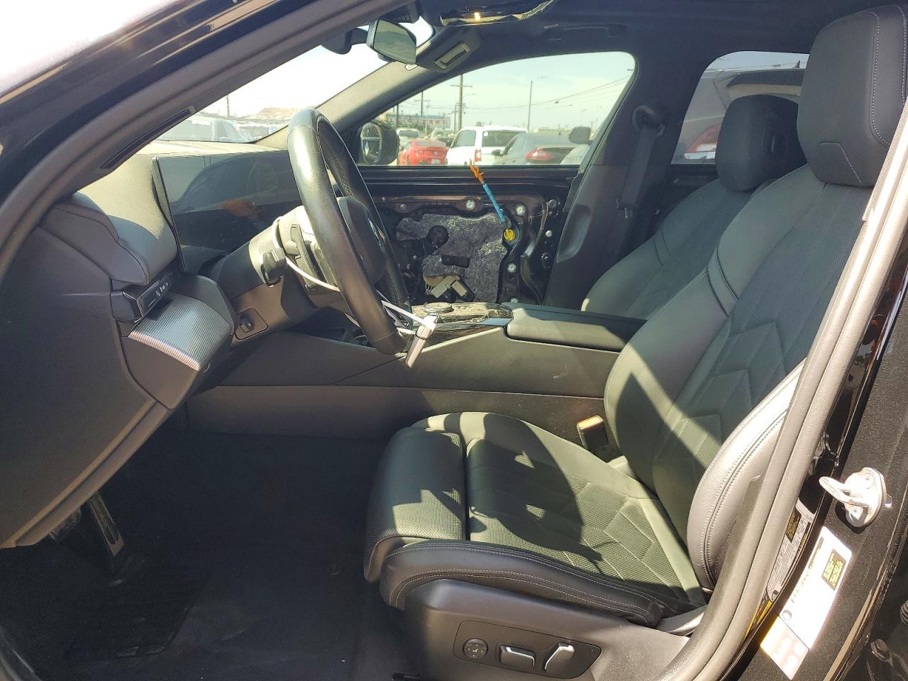 2024 BMW VIN WBY33FK05RCR93011 COPART salvage auction — Side, CA - SALVAGE CERTIFICATE, sold $30,500 on 2026-08-17 (photo 7)