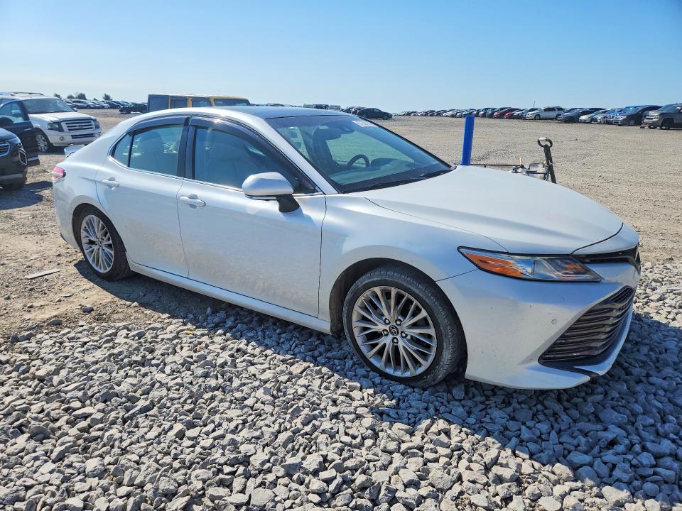 2018 Toyota Camry VIN 4T1B11HK5JU016265 COPART salvage auction — SIDE, KY - CERT OF TITLE-SALVAGE, sold $7,400 on 2026-07-30 (photo 4)