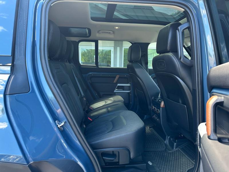 2020 Land rover Defender VIN SALEJEEX1L2026288 COPART salvage auction — MINOR DENT/SCRATCHES, MA - CERTIFICATE OF TITLE (P), sold $28,500 on 2026-07-09 (photo 6)