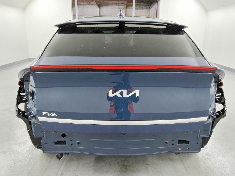 2025 Kia Ev6 VIN 5XYC34JB1SG010870 COPART salvage auction — ALL OVER, Ca - Certificate Of Title, sold $12,500 on 2026-07-07 (photo 6)