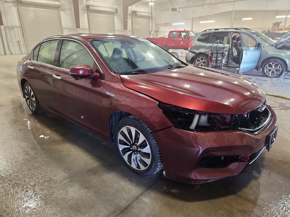 2017 Honda Accord VIN JHMCR6F3XHC005349 COPART salvage auction — FRONT END, Mn - Cert Of Title-Prior Salvage, sold $70 on 2026-07-27 (photo 4)