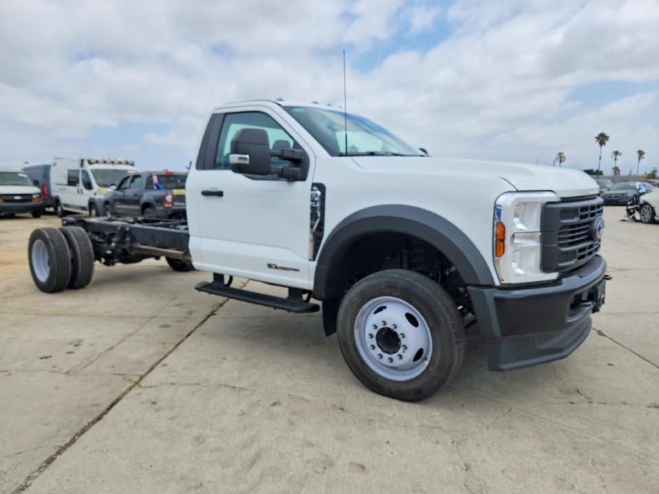 2024 Ford F550 VIN 1FDUF5GT8RDA09415 COPART salvage auction — MINOR DENT/SCRATCHES, Mi - Dis/Dlr/Exp Only Salvage Title, sold $21,000 on 2026-07-08 (photo 4)