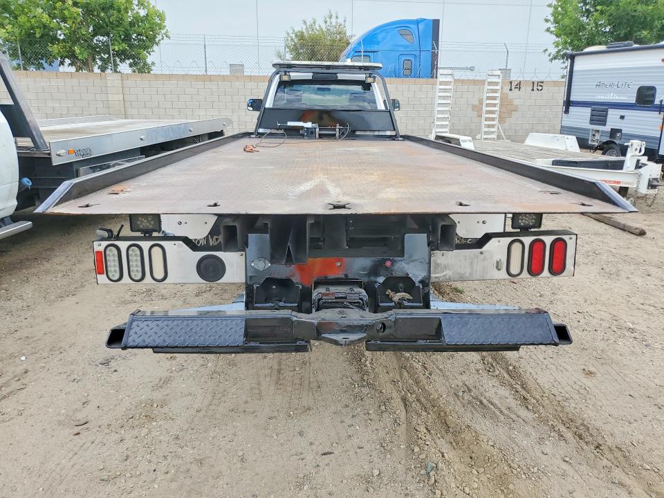 2018 Ram 5500 VIN 3C7WRMDL1JG280264 COPART salvage auction — MINOR DENT/SCRATCHES, Ca - Dis/Dlr/Exp Only Clean Title, sold $9,900 on 2026-07-16 (photo 6)