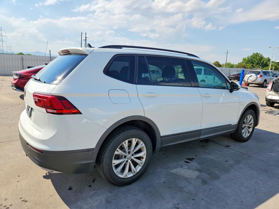 2020 Volkswagen Tiguan VIN 3VV1B7AX5LM088985 COPART salvage auction — FRONT END, CO - PUBLIC - SALVAGE TITLE, sold $5,900 on 2026-07-29 (photo 3)