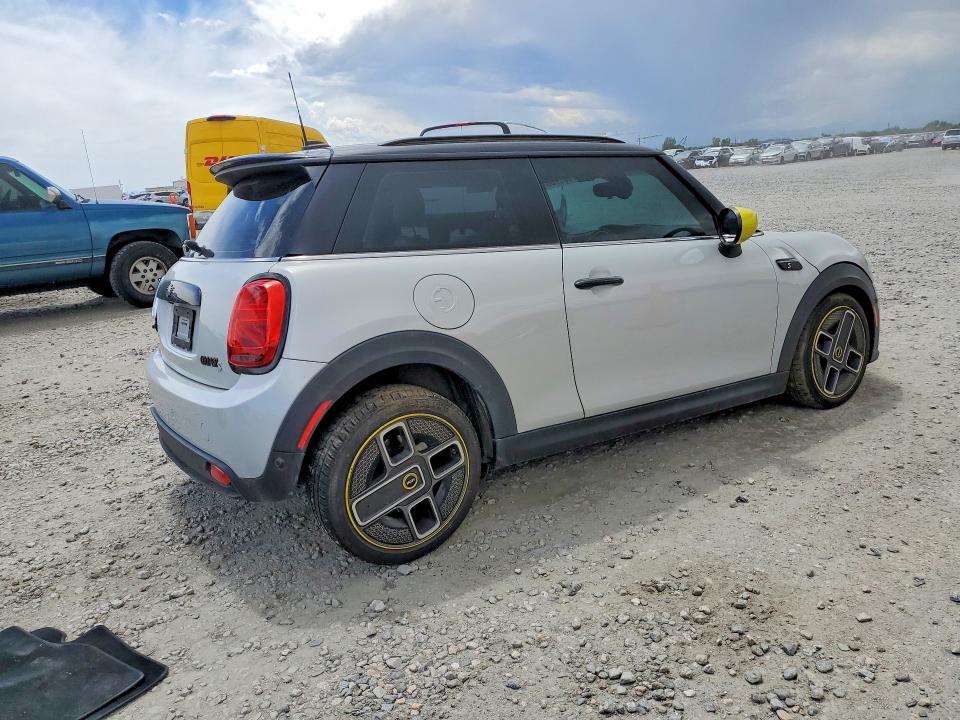 2023 Mini Cooper VIN WMW13DJ02P2T62263 COPART salvage auction — FRONT END, Id - Salvage Certificate Of Title, sold $2,850 on 2026-09-01 (photo 3)