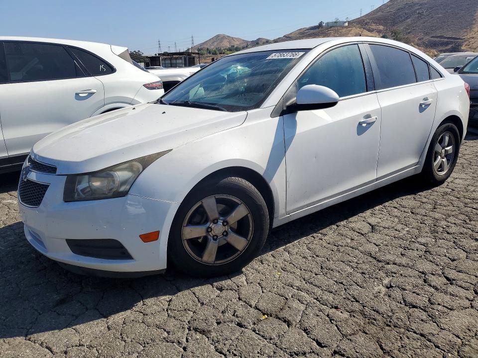 2014 Chevrolet Cruze VIN 1G1PC5SB3E7214568 COPART salvage auction — MINOR DENT/SCRATCHES, Ca - Dis/Dlr/Exp Only Clean Title, sold $400 on 2026-07-09 (photo 1)
