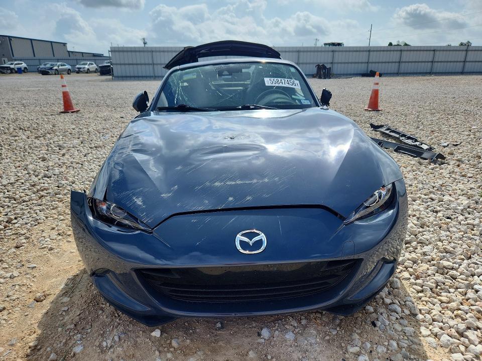 2021 Mazda Mx-5 miata VIN JM1NDAM72M0457924 COPART salvage auction — ALL OVER, Tx - Salvage Vehicle Title, sold $70 on 2026-07-30 (photo 5)