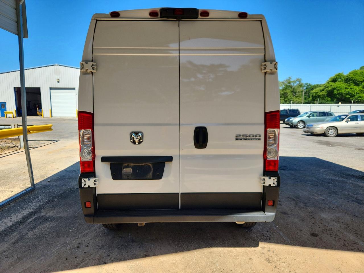 2025 Ram Promaster 2500 VIN 3C6LRVCG7SE511702 COPART salvage auction — Side, AL - CERTIFICATE OF TITLE, sold $18,900 on 2026-06-24 (photo 6)
