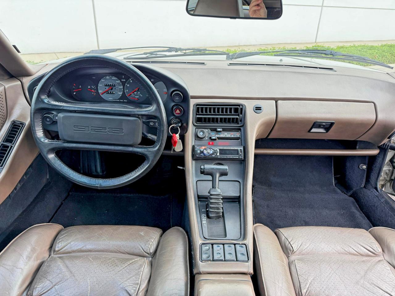 1982 Porsche 928 VIN WP0JA092XCS820309 COPART salvage auction — Minor Dent/Scratches, WA - VEHICLE CERT OF OWNERSHIP-TITL (P), sold $2,200 on 2026-06-17 (photo 9)