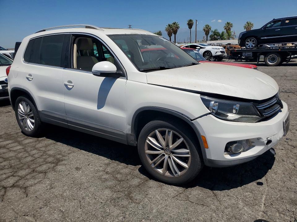 2012 Volkswagen Tiguan VIN WVGAV7AX8CW530532 COPART salvage auction — FRONT END, Ca - Dis/Dlr/Exp Only Clean Title, sold $1,250 on 2026-09-03 (photo 4)