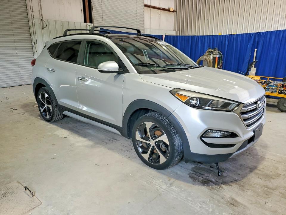 2017 Hyundai Tucson VIN KM8J3CA27HU506941 COPART salvage auction — MINOR DENT/SCRATCHES, Va - Certificate Of Title (P), sold $4,800 on 2026-07-30 (photo 4)
