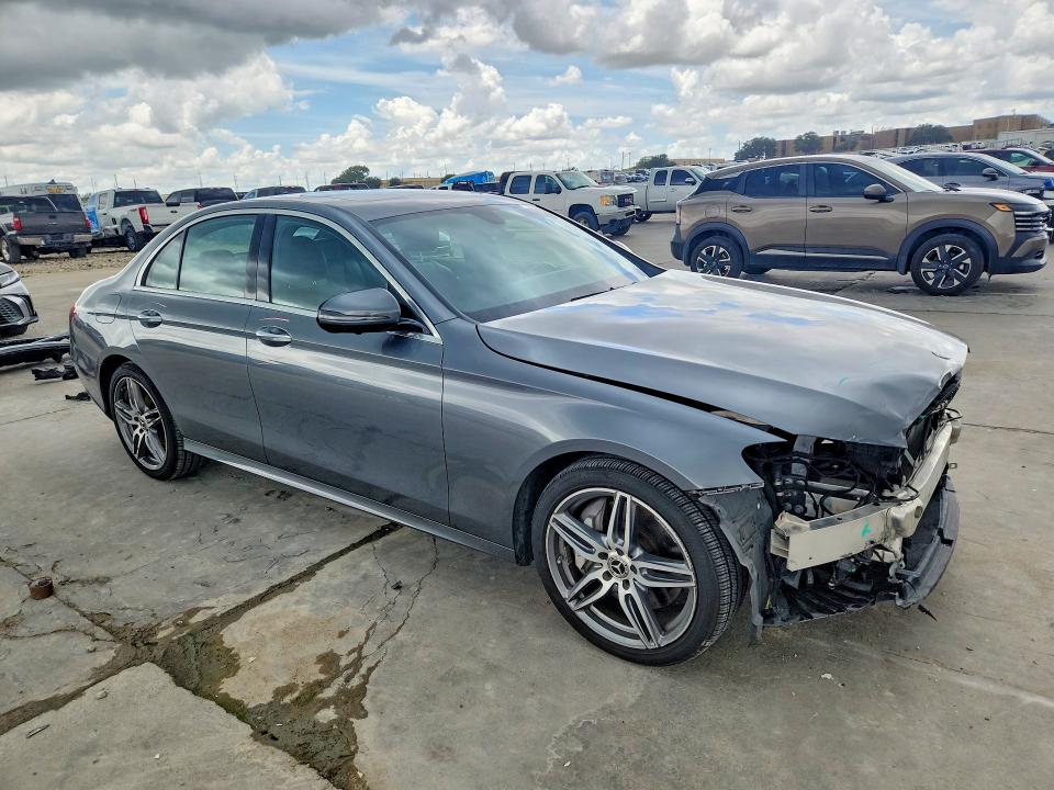 2018 Mercedes-benz E-klasse VIN WDDZF4JB2JA339132 COPART salvage auction — FRONT END, Tx - Certificate Of Title, sold $175 on 2026-07-30 (photo 4)